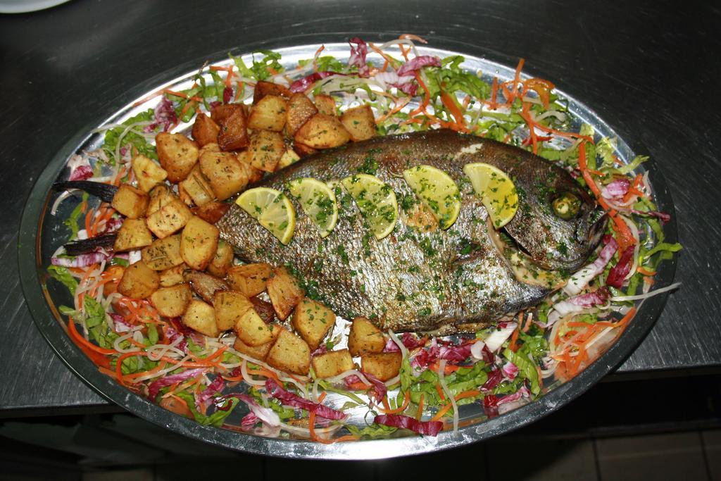 Residence Hotel La Taverna 카포바티카노 외부 사진
