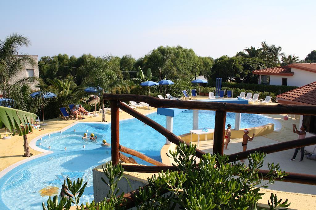 Residence Hotel La Taverna 카포바티카노 외부 사진