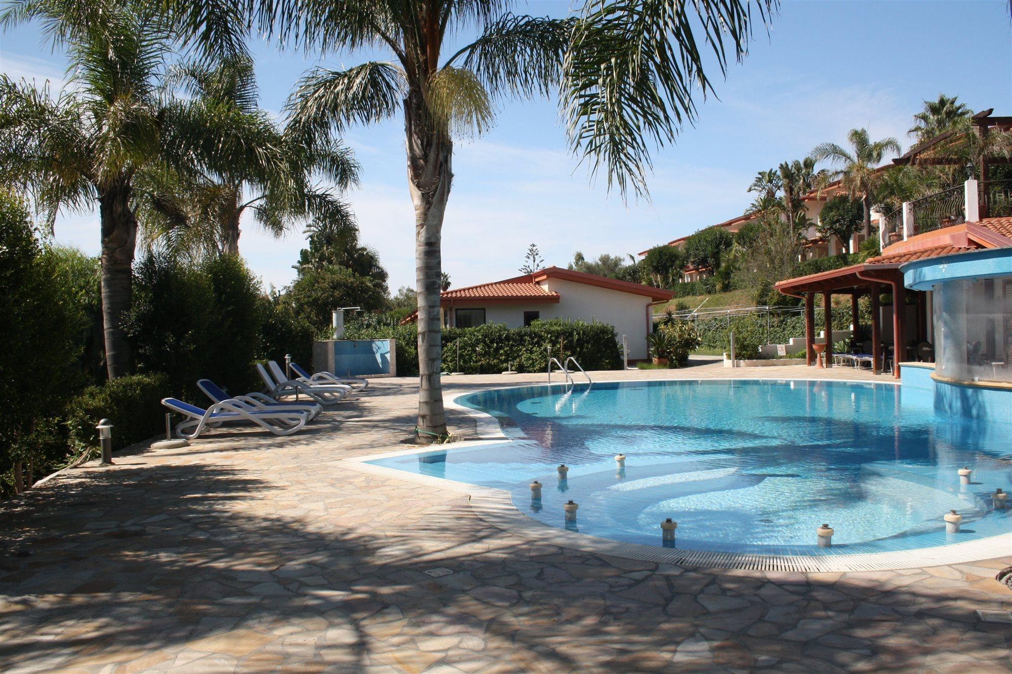 Residence Hotel La Taverna 카포바티카노 외부 사진